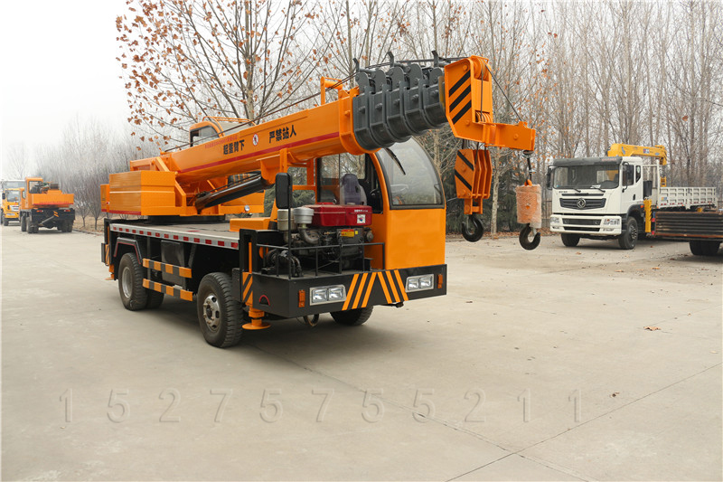 8吨汽车吊分期-山东济宁星邦吊车